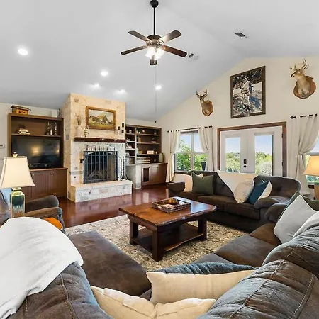 Enchanted Rockview House - 3 Bedroom-Firepit Fredericksburg Exterior photo