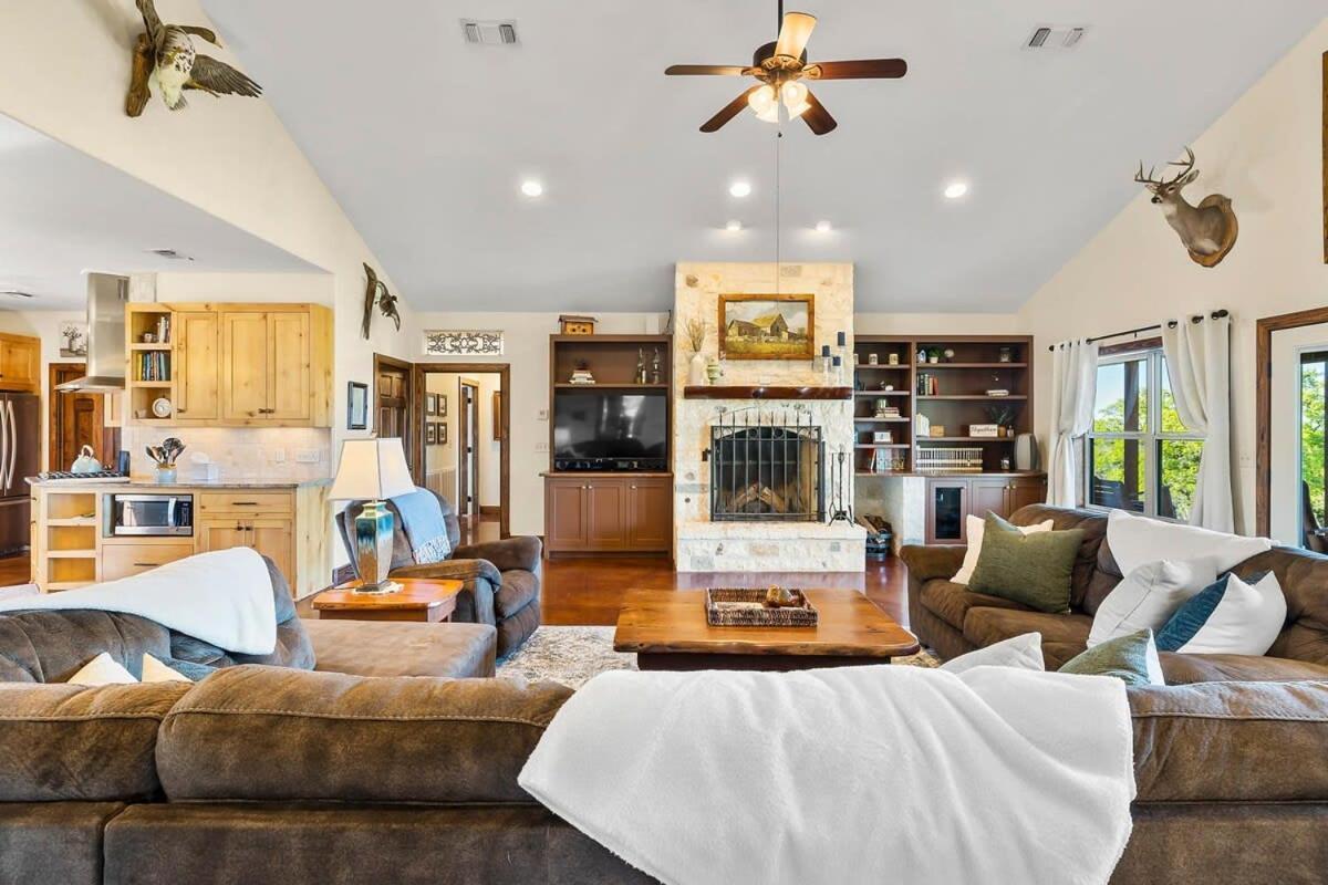 Enchanted Rockview House - 3 Bedroom-firepit Ferienhaus